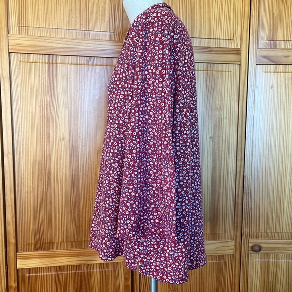 Weekend Susan Betro Large Floral Ditzy Print Bell Sleeve Vneck Shirt Feminine - Picture 7 of 11